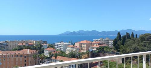 Cannes Old Town Apartment | Vue mer à couper le souffle - nouveau entièrement rénové