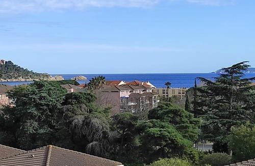 Cavaliere Apartment | VUE MER- BEAU STUDIO - TERRASSE ABRITEE - Wi-Fi - CLIMATISATION - PARKING GRATUIT-Classé 3 étoiles