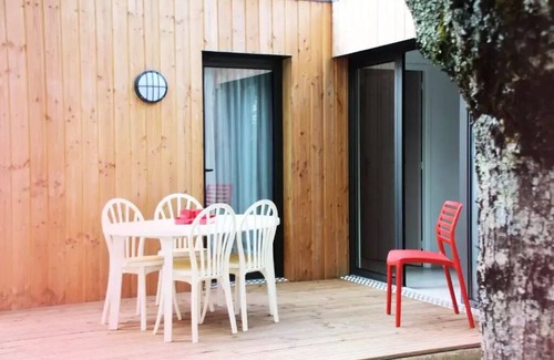 Collonges-la-Rouge Apartment | VVF Collonges-la-Rouge * - 2 Room Cottage 5 People 1 baby