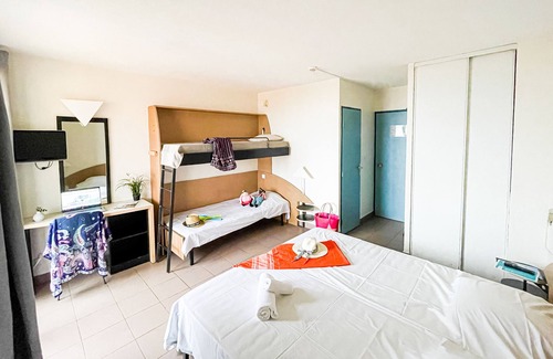 Saint-Pierre-la-Mer Hotel | VVF Narbonne-Plage Saint-Pierre-la-Mer