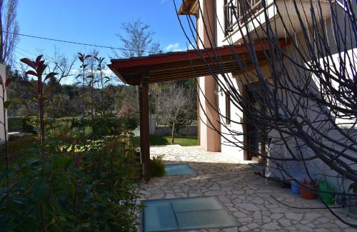 Vitina House | Vytina Mont et Sapin