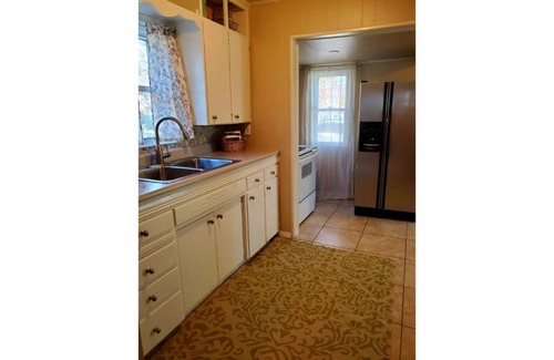 Columbia House | W. Blvd Bungalow-5 min from MU and Downtown