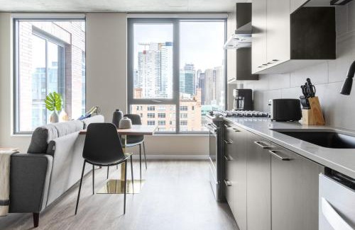 West Loop Apartment | W Loop Studio w Pool Gym nr Restaurant Row CHI-264