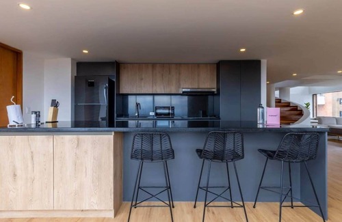 Bellavista Apartment | w* | Stunning 5BR Triplex in Rosales