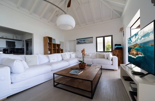 Morne de Depoudre Villa | W View - 4-Bedroom Ocean View in the hills of St. Jean