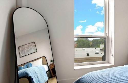 Downtown Minneapolis Apartment | W517 Stylish 1Bd In Heart of Minneapolis, Minutes From Minneapolis Convention Center & US Bank Arena