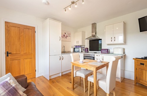 Bala Cottage | WAEDOG BACH, romantic, character holiday cottage in Rhos-Y-Gwaliau