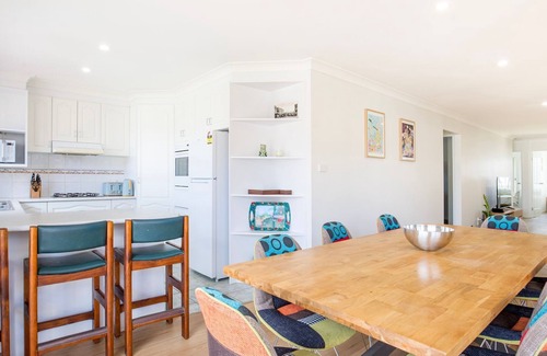Culburra Beach House | Wagtails - Pet Friendly - 5 Mins Walk to Beach