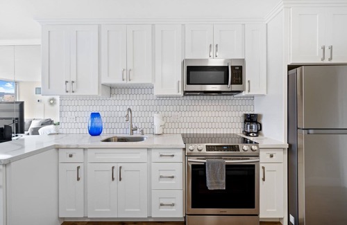 Waikiki Condo | Waikiki Upgraded High Floor Studio