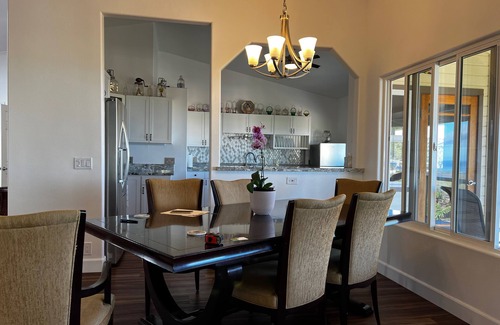 Sunset Ridge House | Waikoloa Luxury 3BR + Ohana Suite w/Ocean Views & Lanai — Hale Akaʻula