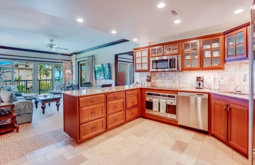 Wailua Condo | Waipouli Beach Resort D304 - 2 King Beds - Ocean View Suite with AC in Kapaa!