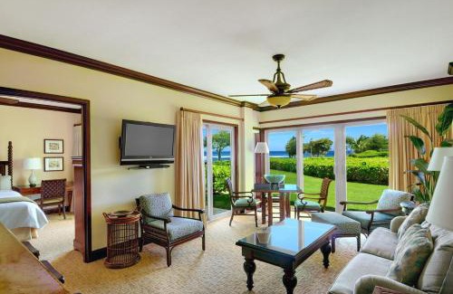 Wailua Apartment | Waipouli Beach Resort Exquisite Ocean Front Condo in Oceanfront H Building Sleeps 8 AC Pool