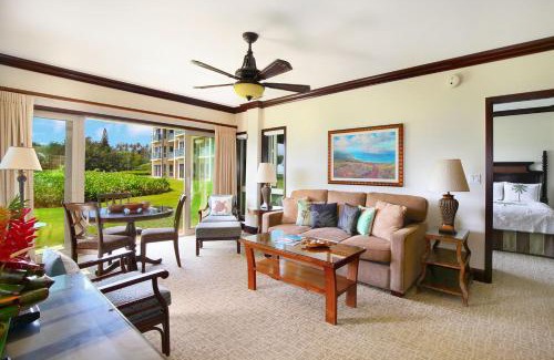 Wailua Apartment | Waipouli Beach Resort Exquisite Ocean Front Condo in Oceanfront H Building Sleeps 8 AC Pool