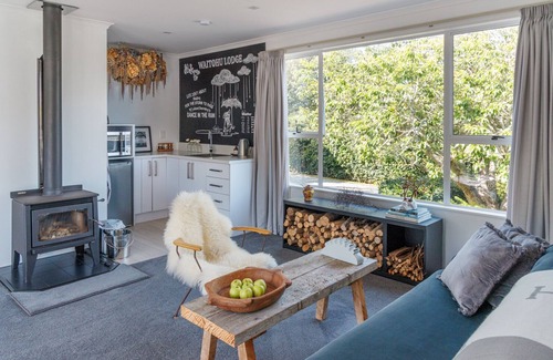 Otaki House | WAITOHU LODGE Otaki - as featured in NZ House & Garden June 2020