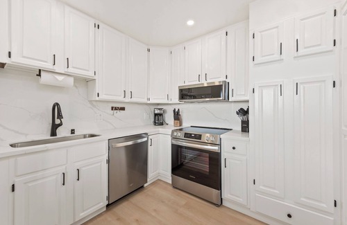 Belvedere Tiburon Apartment | Wake up to breathtaking bay views in Tiburon