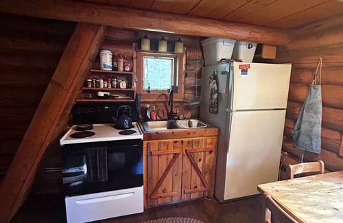 Silver Gate Cabin | Walden Cabin Yellowstone