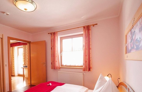 Schildlehen Apartment | Waldrebe /fewo, 2 Schlafräume, 2 Badezimmer - Zeiserhof