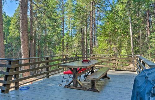 Arnold House | Walk Downtown Arnold Cabin with Large Deck!