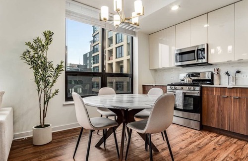 Killgubbin Apartment | Walk Everywhere! 5 mins to Magnificent Mile, River