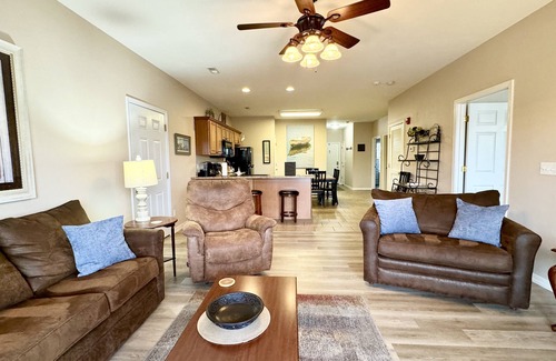 Hollister Condo | Walk-in Condo A-4 with Overlooking Deck by RedAwning