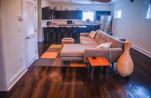 Sugarwood Beach House | Walk or Bike to Seaside!