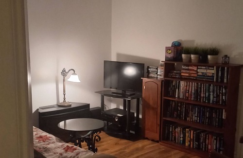 Bowmanville House | Walk out to Salmon Creek