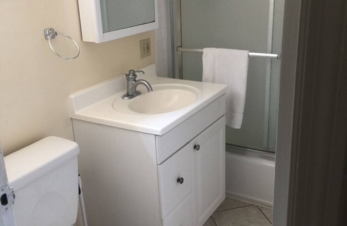 Saratoga Springs House | Walk to all in this 5-bedroom house in charming Saratoga Springs with AC, WiFi!