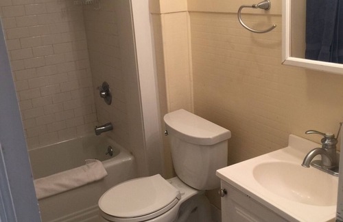 Saratoga Springs House | Walk to all in this 5-bedroom house in charming Saratoga Springs with AC, WiFi!