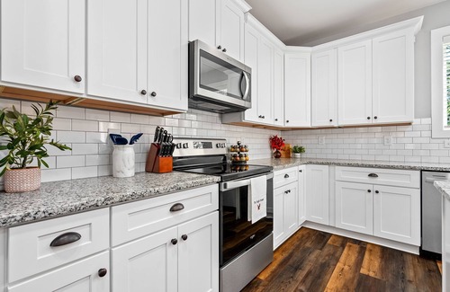 Auburn House | Walk to Auburn Campus Park at Home Free Golf - Tennis Easy Drive