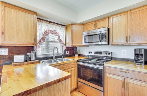 Sneads Ferry House | Walk to Beach: Duplex in North Topsail Beach!