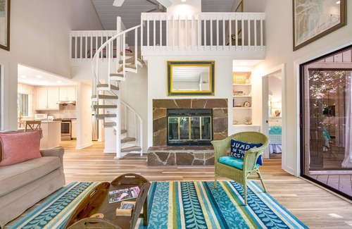 Ocean Ridge House | Walk to Beach 2BR with loft Condo on Beautiful Edisto Beach, SC