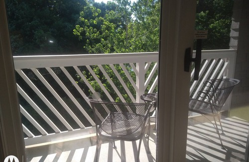 Kingsmill Apartment | Walk to beach, large room on wooded lake, "Kingsmill on the James"