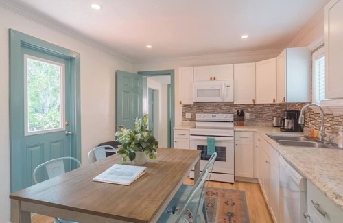 Daytona Beach House | Walk to Beach & Ocean Center/Garage/60' Driveway. PETS OK!