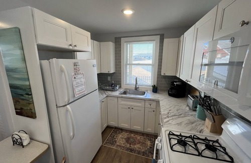 North End Apartment | Walk to Beach or Bay with Great Downtown access!