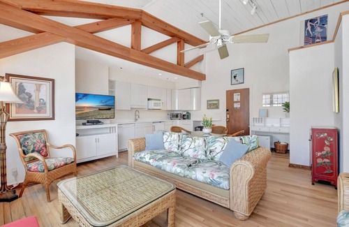 Palm Beach - West Palm Beach Condo | Walk To Beach! Palm Beach Penthouse Suite 4 Guests