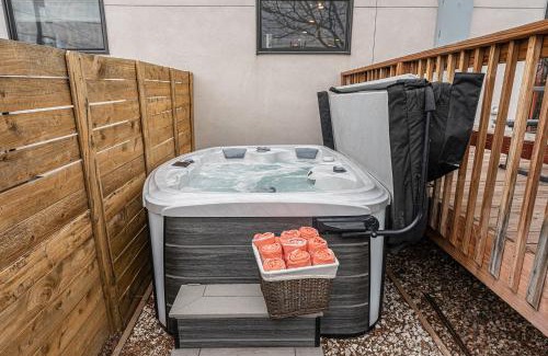 West Colfax House | Walk To Broncos Stadium Hot Tub & Rooftop