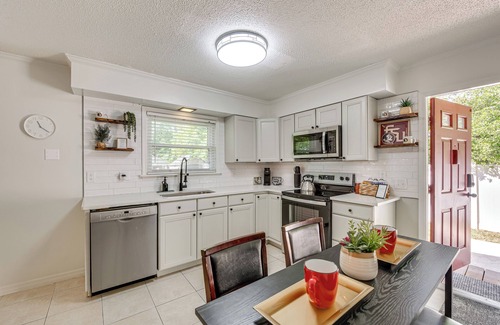 Griffin Heights House | Walk to Campus, FSU Photo Wall: Inviting Retreat!