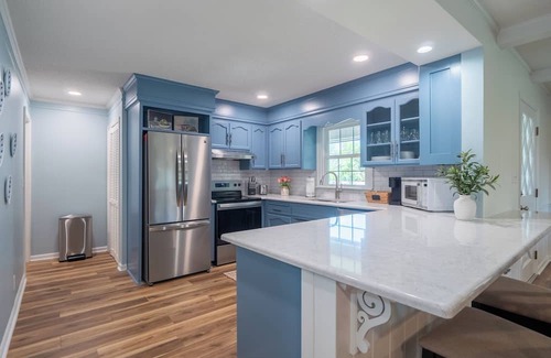 Hahira House | Walk to Downtown Hahira: Shops, Restaurants & Bars from Cozy 3-Bedroom Home