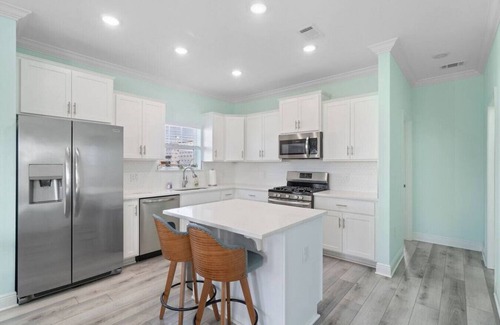 Downtown House | Walk to downtown + seafood market. *Bay views*