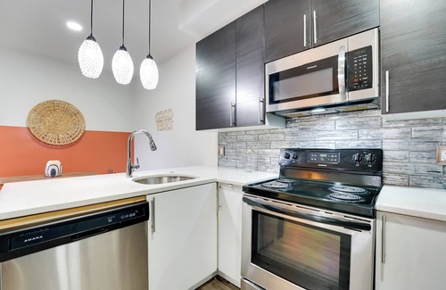 Detroit Apartment | Walk to Eateries: Sleek Urban Getaway in Detroit!