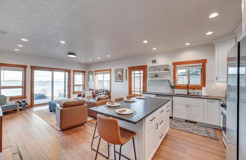 Polson House | Walk to Flathead Lake Polson Home with Balcony