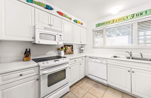 Ono Island Condo | Walk to FloraBama | Beachfront | 2 Pools & 2 Boat Docks w/Slips | My Beach Getaways