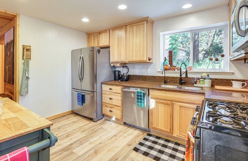 Twain Harte Cabin | Walk to Golf, Lake: Twain Harte Cabin w/Fireplace