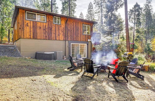 Twain Harte Cabin | Walk to Golf, Lake: Twain Harte Cabin w/Fireplace