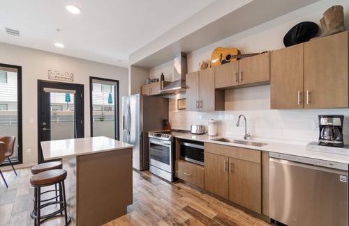 Edgehill Condo | Walk to Gulch | Illume | Patio Pool Gym Access