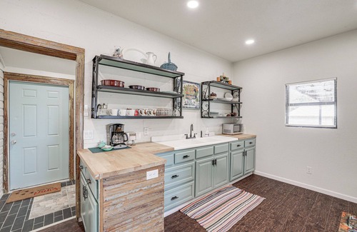 Jacksboro House | Walk to Historic Square: Jacksboro Home w/Yard