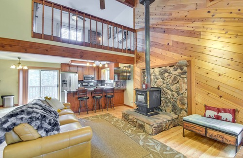 Arnold Cabin | Walk to Lake Access: Arnold Getaway w/Grills
