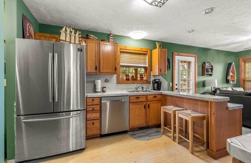 Lampe Cabin | Walk to Lake: Lampe Cabin w/Fireplace & Deck!