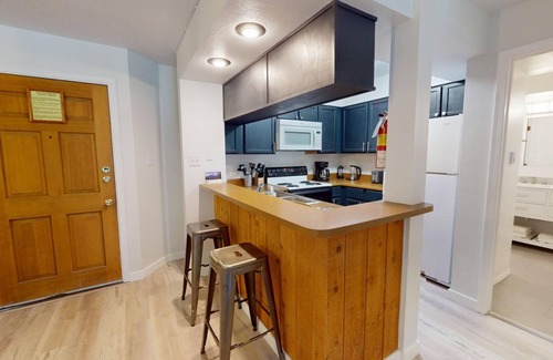 Angel Fire Condo | Walk to Lifts | WiFi | Mountain Spirits 217