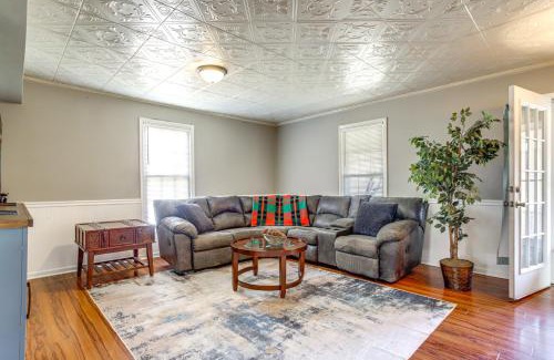Crisfield House | Walk to Main Street Family-Friendly Crisfield Gem